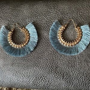 Blue fringe earring